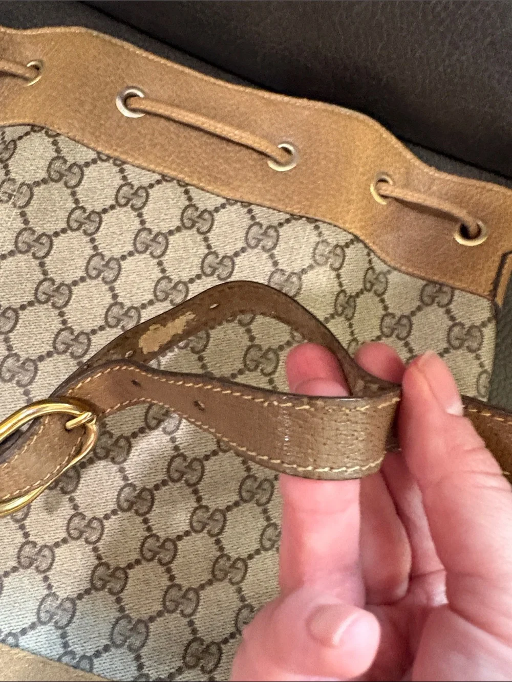 Gucci signature printed vintage crossbody bag as is - Picture 8 of 14